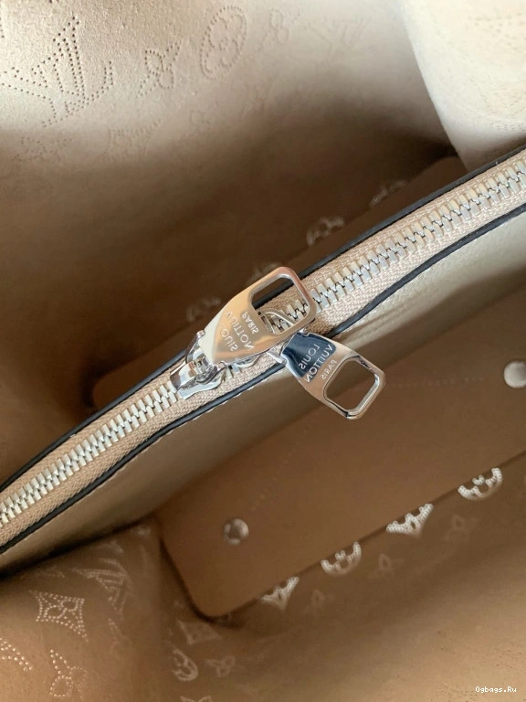 LOUIS VUITTON MURIA 0212